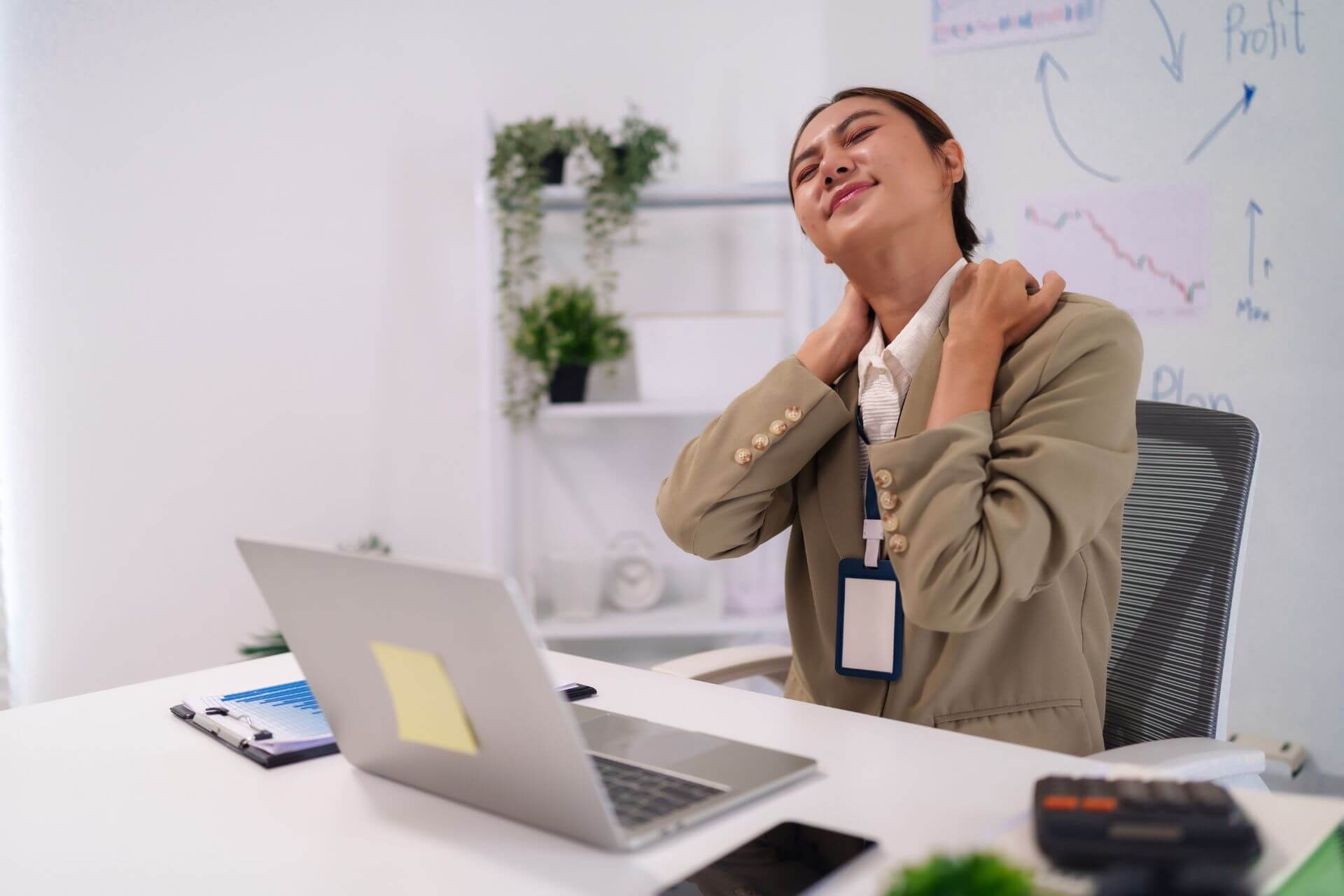 Office Pain Is Not Normal: Why Desk-Related Neck and Back Pain Shouldn’t Be Ignored
