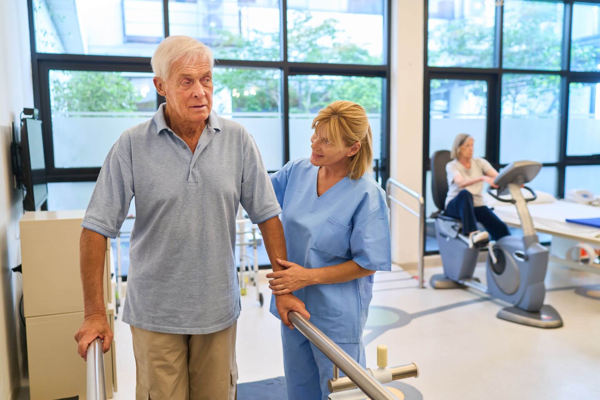 Seniors Lose Balance: Why It Happens and How the Right Care Plan Can Prevent Falls