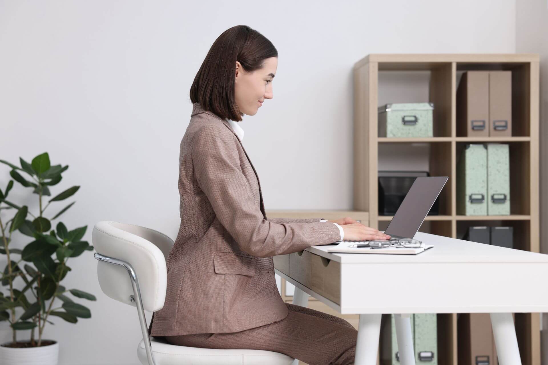 Office Pain Is Not Normal: Why Desk-Related Neck and Back Pain Shouldn’t Be Ignored